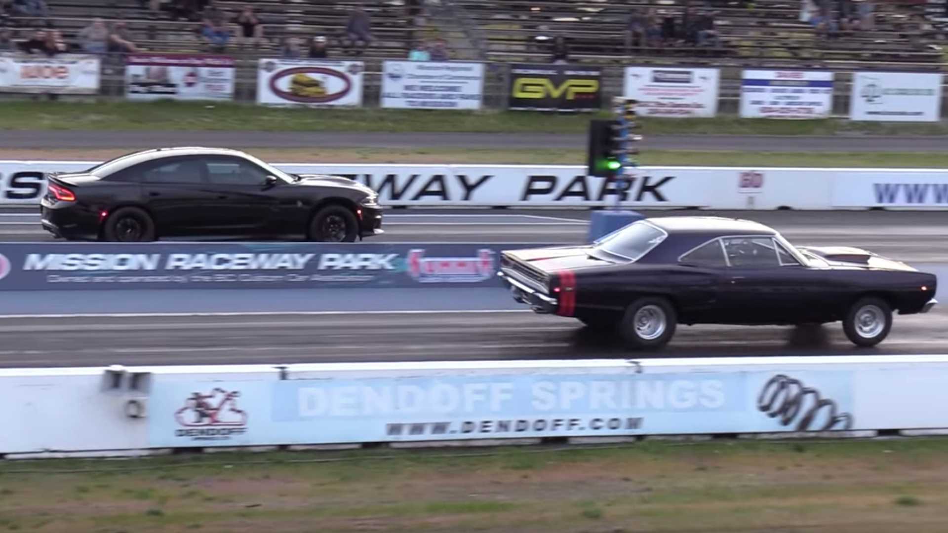 Old Vs New School: Dodge Coronet Drag Races Charger Hellcat