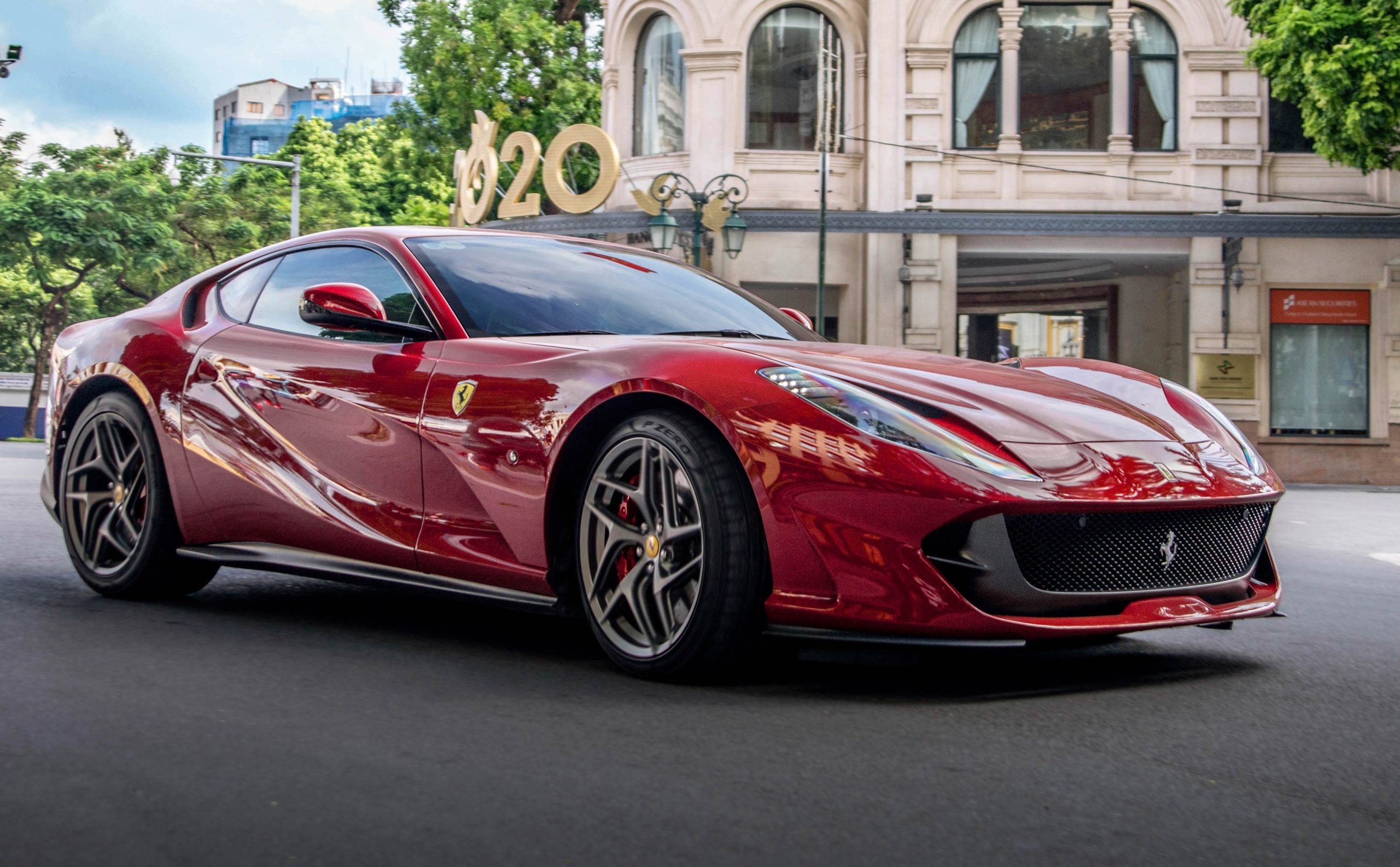 Ferrari 812 Competizione Acceleration Run Is Short But Oh So Sweet