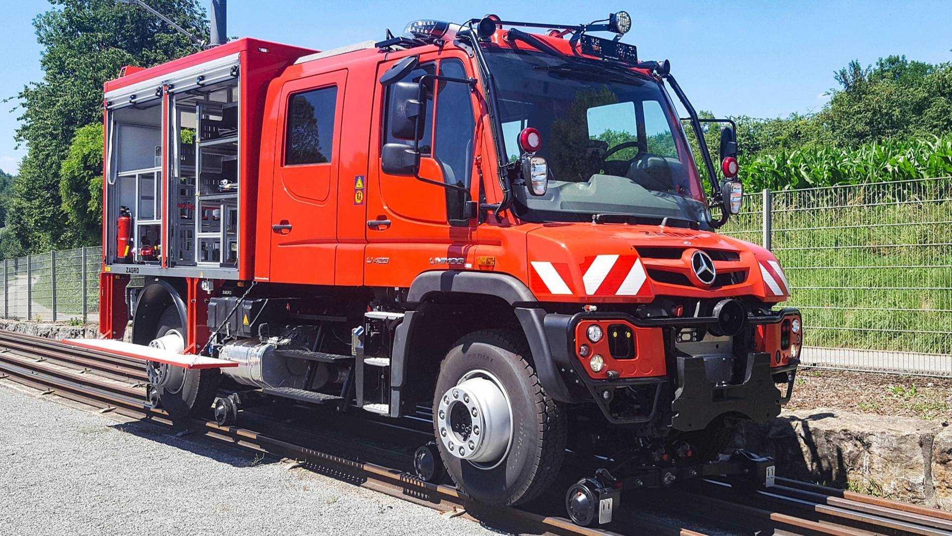 The New Mercedes-Benz Unimog Corners like It's on Rails