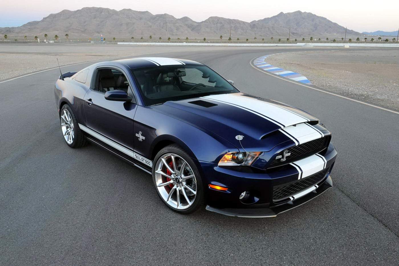 011 Ford Shelby GT500 Super Snake package, 800 horsepower