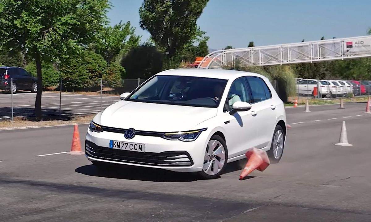 How does the new VW Golf fare in The DreadedMoose Test