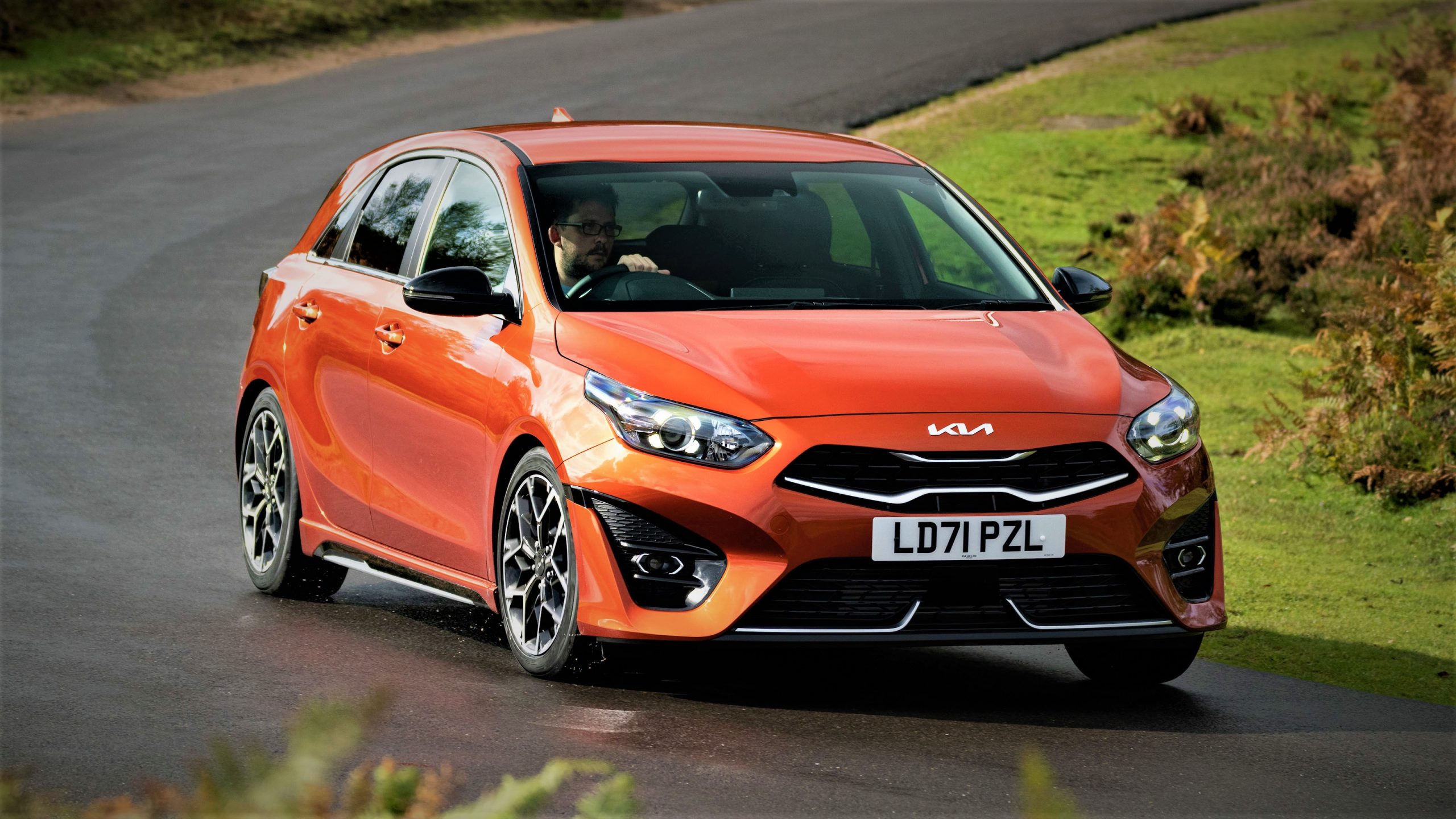 The Kia cee GT Line is revealed with the 1.0 turbo engine and 7-speed DCT Line is revealed with the 1.0 turbo engine and 7-speed DCT Line is revealed with the 1.0 turbo engine and 7-speed DCT