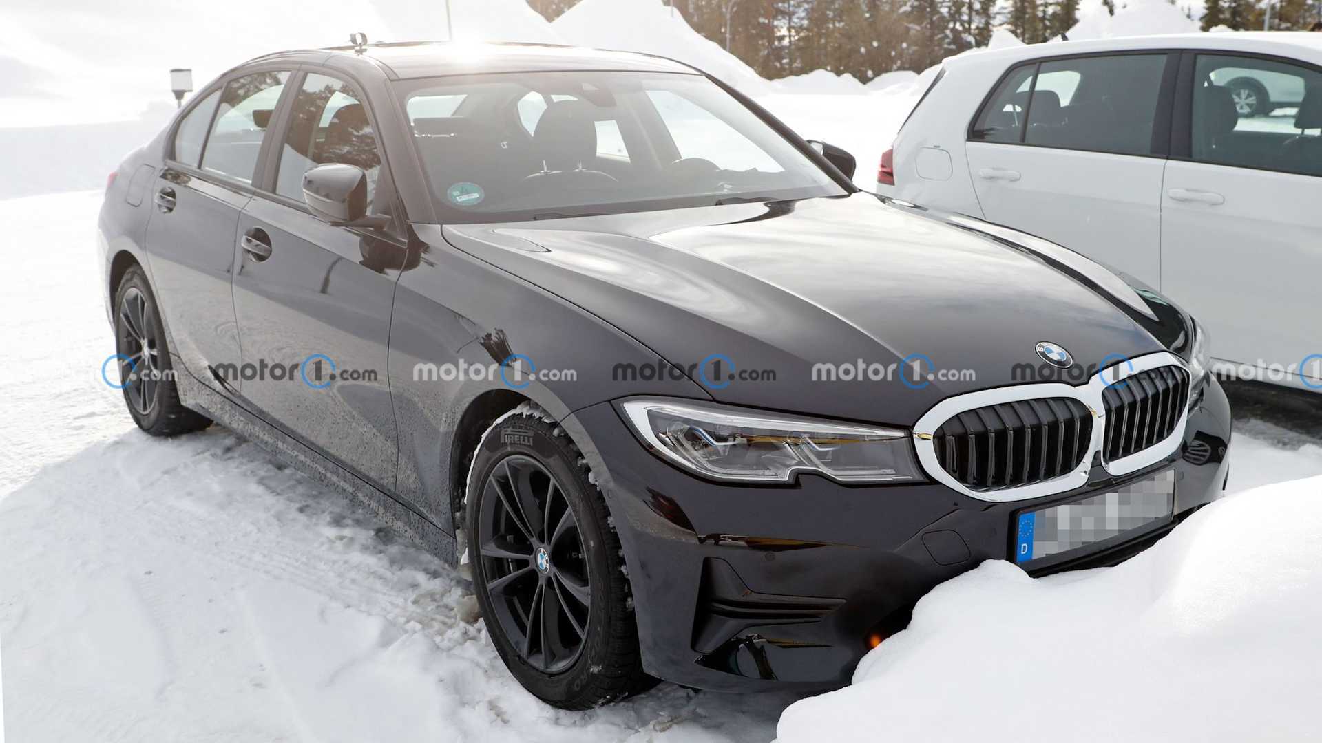 BMW 3 Series Spy Photos Reveal New Dash Design Coming With Facelift