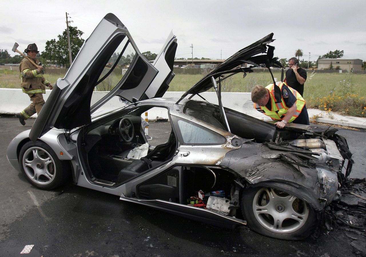 $2 million McLaren F1 spontaneously ignites