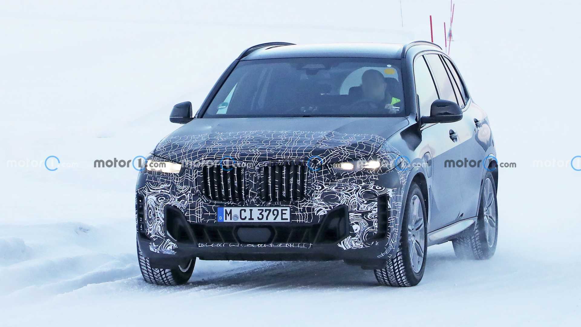 2023 BMW X5 Facelift: New Bumper Design in Spy Photos