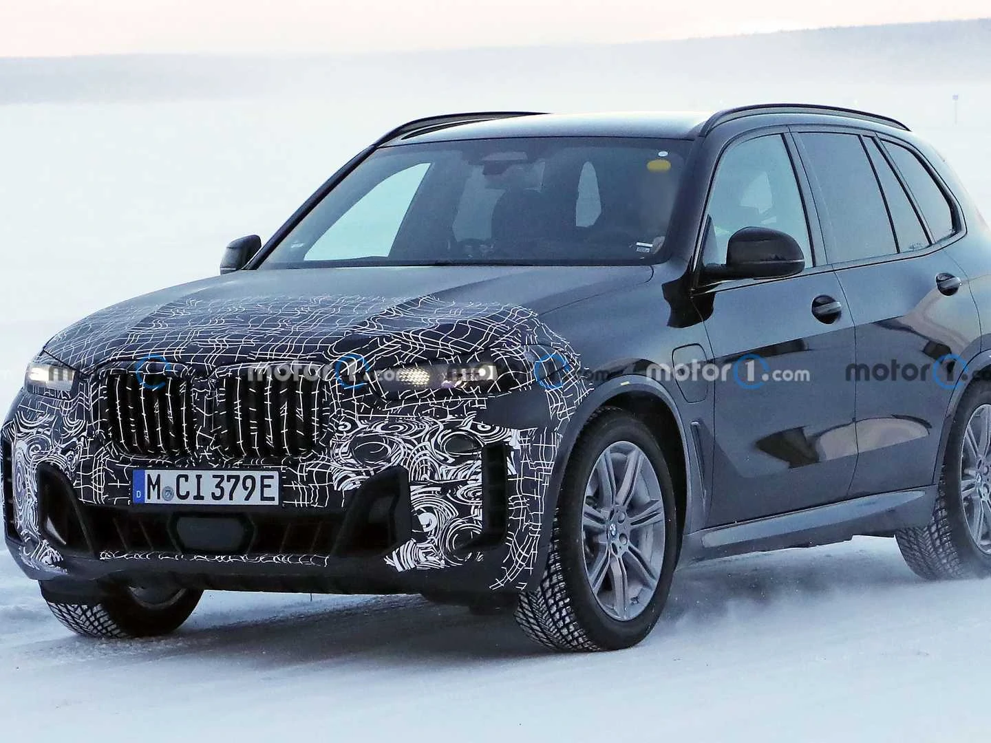 2023 BMW X5 Facelift: New Bumper Design in Spy Photos