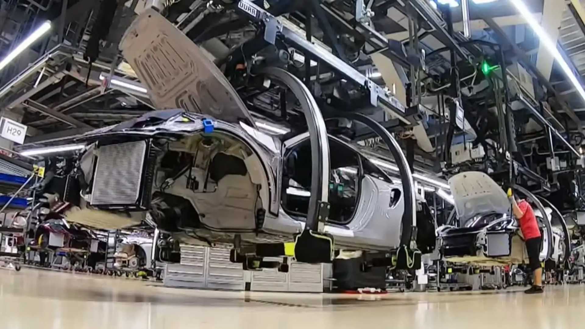 Porsche 911 Documentary - Every Aspect of Assembly