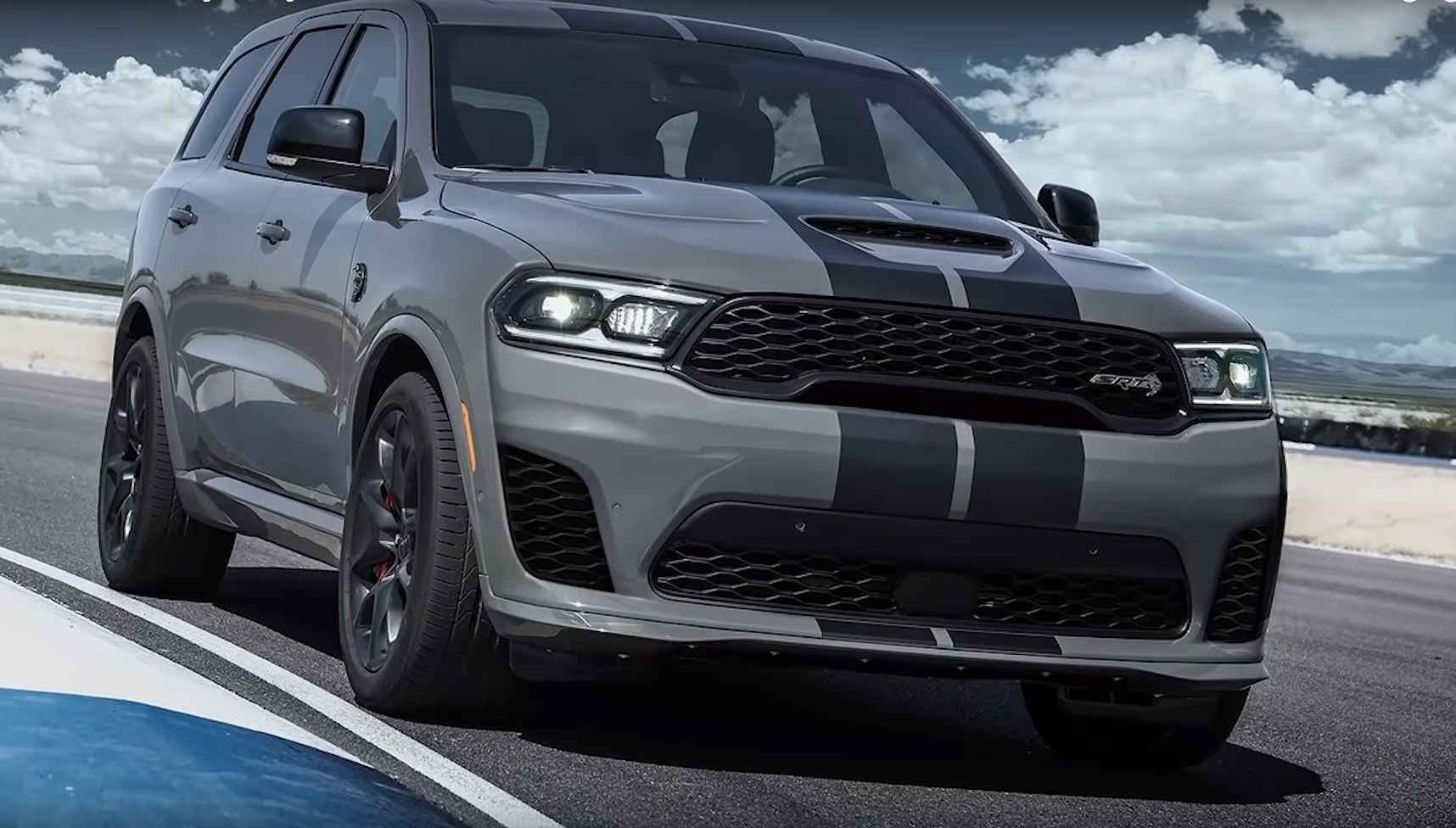 Dodge Durango SRT Hellcat Is this a better Dodge Durango SRT Hellcat front end design?