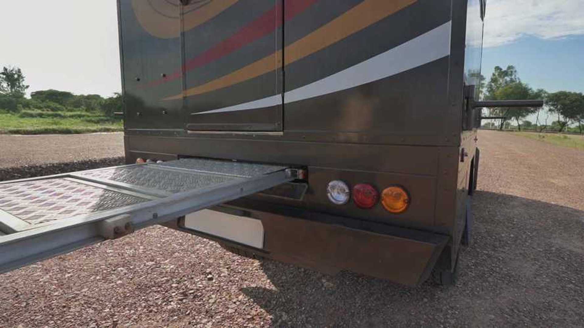 Custom Flatbed Caravan Makes For A Cool Off-Grid Rig For Your Truck