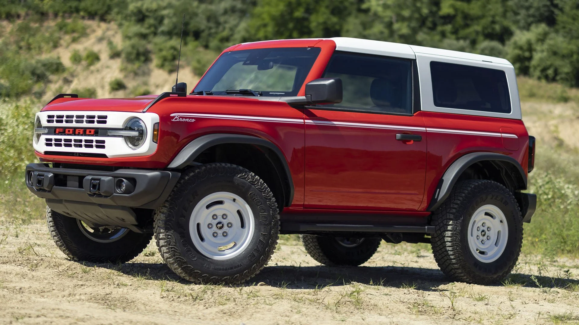 Report: GM has axed the GMC-Branded Ford Bronco Rival