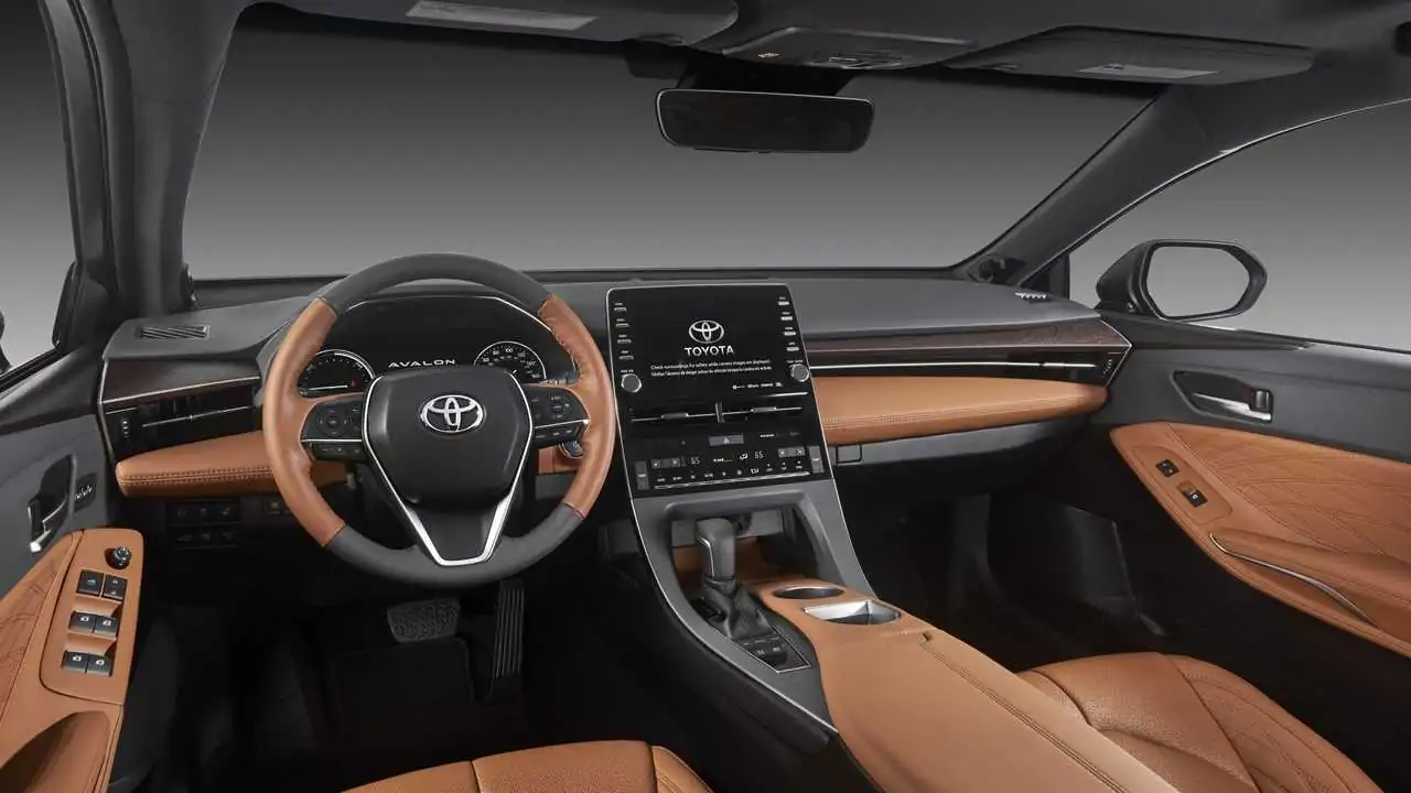 Toyota Avalon Nightshade Edition Gets Black Trim for 2022