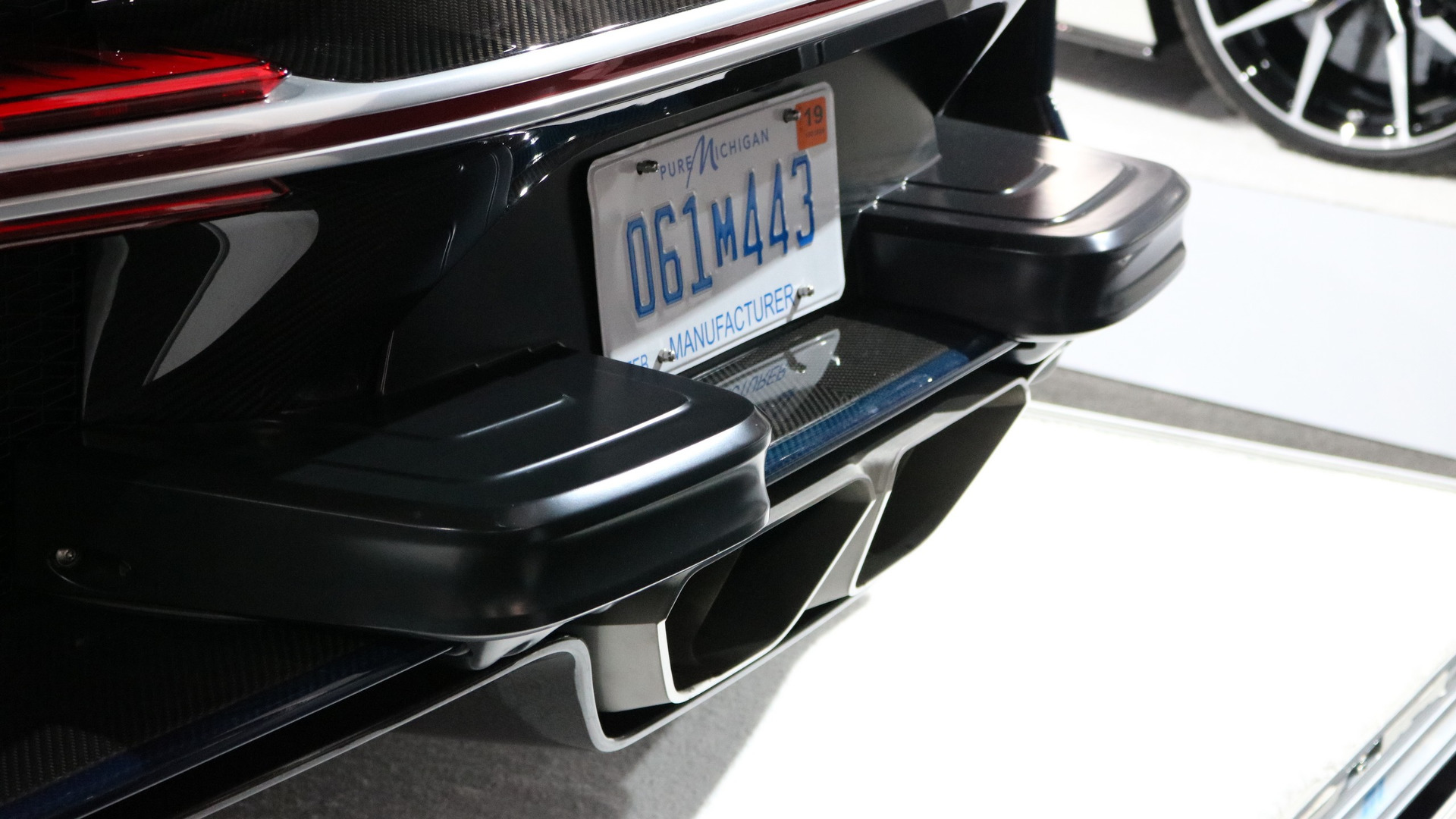 America destroyed the Bugatti Chiron with these bumper pads