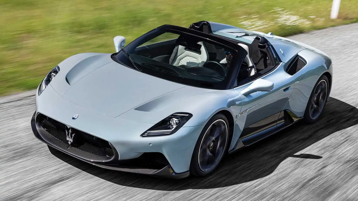 Maserati MC20 Cielo Debuts
